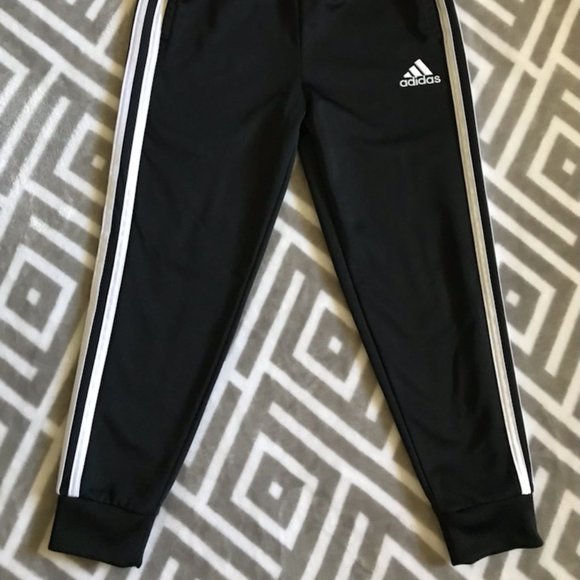 Girls Black 6 ADIDAS Training Joggers - Picture 2 of 6